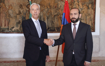 Ararat Mirzoyan and João Cravinho discussed the possibilities of expanding the Armenian-Portuguese agenda and deepening cooperation in areas of mutual interest