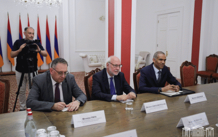 Ruben Rubinyan meets with CoE high ranking officials
