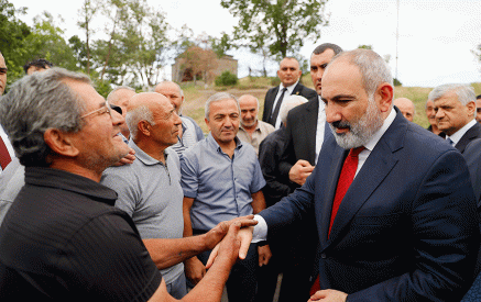Pashinyan gets acquainted with the progress of the development projects implemented in various communities in Kotayk Province