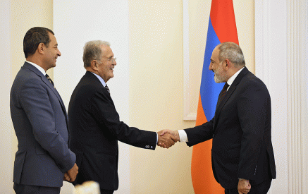 Nikol Pashinyan hosts Romano Prodi