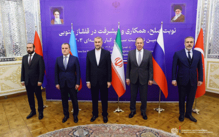 Meeting of regional consultative platform commenced and is underway in Tehran with participation of Ararat Mirzoyan