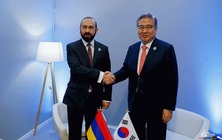 Ararat Mirzoyan and Park Jin discussed issues of Armenian-Korean cooperation agenda
