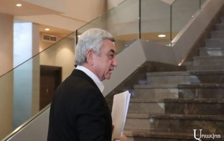 Ex-President Sargsyan Rejects Pashinyan’s ‘Lies’ On Karabakh
