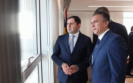 Suren Papikyan presented to Michalis Giorgallas the “Crossroads of Peace” project developed by the Government of the Republic of Armenia to his colleague