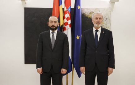 Mirzoyan and Sanader touched upon the current cooperation within the framework of the Armenia-EU partnership