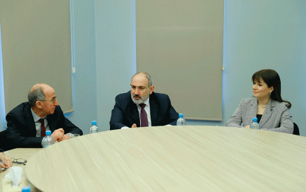 Nikol Pashinyan meets with the members of the Board of the Public Broadcaster