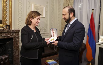 Ararat Mirzoyan thanked Nathalie Loiseau for her significant contribution to promoting issues of key importance for the Republic of Armenia,  and awarded her with the “Medal of Gratitude” of Armenia