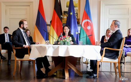 The trilateral meeting between Ararat Mirzoyan, Jeyhun Bayramov and Annalena Baerbock commenced
