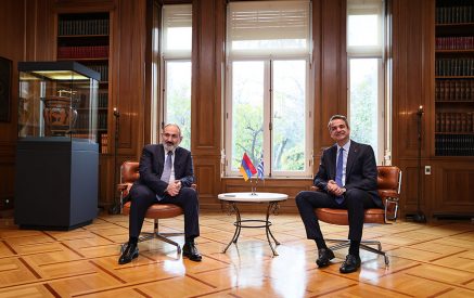 Nikol Pashinyan and Kyriakos Mitsotakis discuss issues related to the consistent development of Armenia-Greece cooperation and regional processes