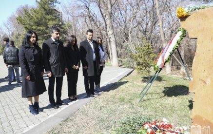 Deputies of RA NA Civil Contract Faction pay tribute to memory of Sumgait victims