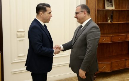 Deputy Prime Minister Tigran Khachatryan receives the Ambassador of Brazil