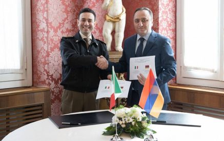 The consultations culminated in the signing of the annual program of Armenia-Italy military cooperation