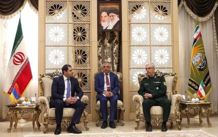 Suren Papikyan held a meeting with the Chief of Staff for the Armed Forces of Iran, Major General Mohammad Bagheri
