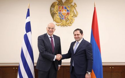 Armenian Defense Minister highlights close cooperation between Armenia and Greece within EU, NATO framework