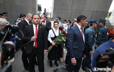 Armenian Prosecuted For Jeering Pashinian’s Wife