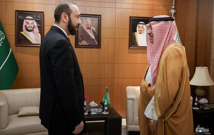 Ararat Mirzoyan and Yousef bin Abdullah Al-Benyan also emphasized the use of existing opportunities to the maximum extent and new initiatives in the fields of medicine and technical sciences
