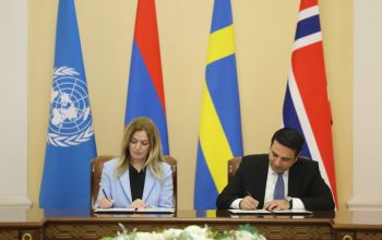 Alen Simonyan and Ivana Živković sign a document on implementation of second programme of UNDP Modern Parliament for a Modern Armenia project