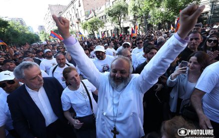 Antigovernment Protests Continue In Yerevan