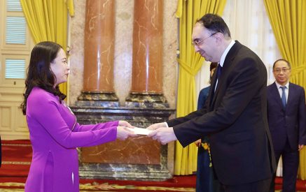 Ambassador of Armenia presented credentials to the Acting President of the Socialist Republic of Viet Nam
