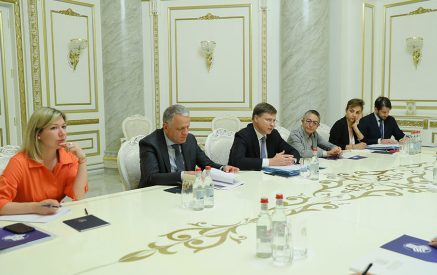 Valdis Dombrovskis: The priorities of economic and investment programs are being developed with Armenian partners