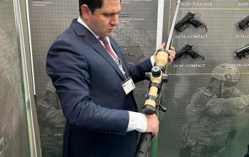 Minister Papikyan toured the exhibition pavilions, reviewed the displayed weaponry exhibits
