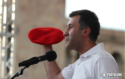 “We, 5 Human Rights Activists, Present a Red Beret to the Defender of Human Rights”-Ruben Melikyan