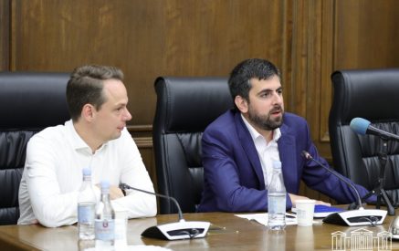 Sargis Khandanyan receives journalists from Germany