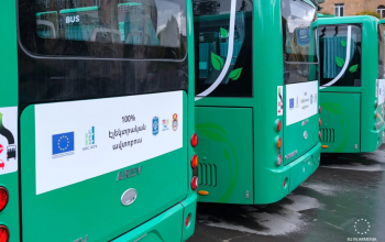 Armenia: EU Ambassador hands over five electrical buses to Vanadzor authorities