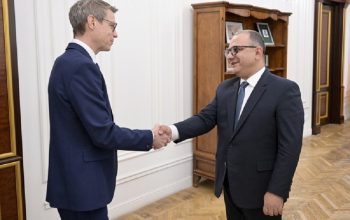 Deputy Prime Minister Tigran Khachatryan receives the Regional President of Philip Morris International