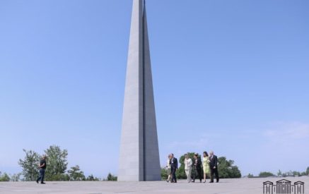 The Latvian delegation laid flowers at the Eternal Flame in Tsitsernakaberd and visited the Armenian Genocide Museum