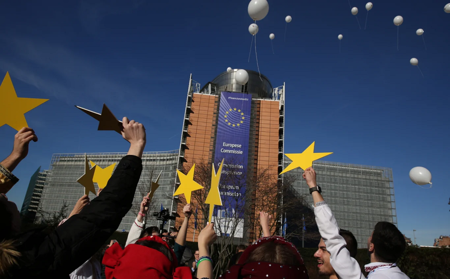 EU NEIGHBOURS east programme welcomes 347 new Young European Ambassadors