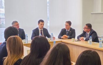 U.S. Diplomat Scott Moore Meets with Graduate Students at Yerevan State University