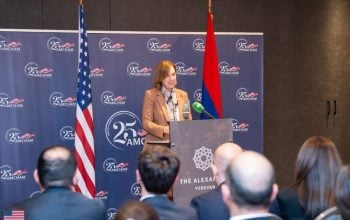 Ambassador Kvien Highlights Expanding U.S.–Armenia Partnership at AmCham Meeting