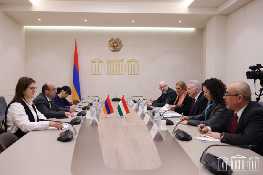 Vahe Ghalumyan receives delegation led by István Jakab