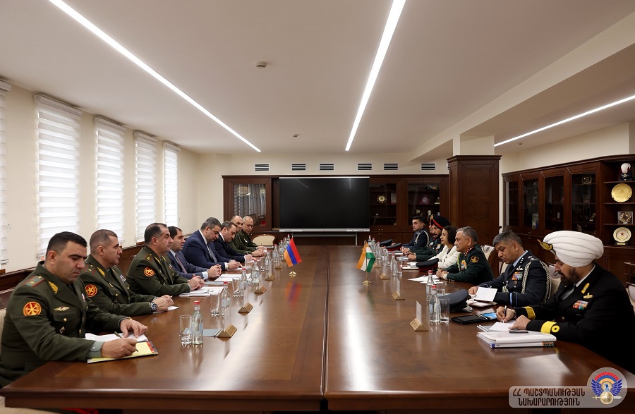 Minister Papikyan highly appreciated the current level of Armenia-India cooperation in the field of defence, stressing the importance of regular implementation of cooperation programs