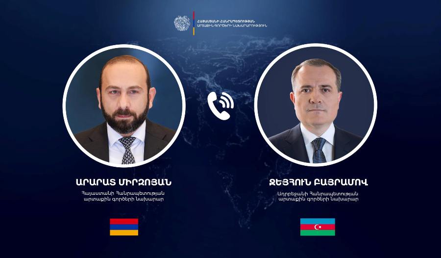 Armenian, Azerbaijani FMs hold phone call