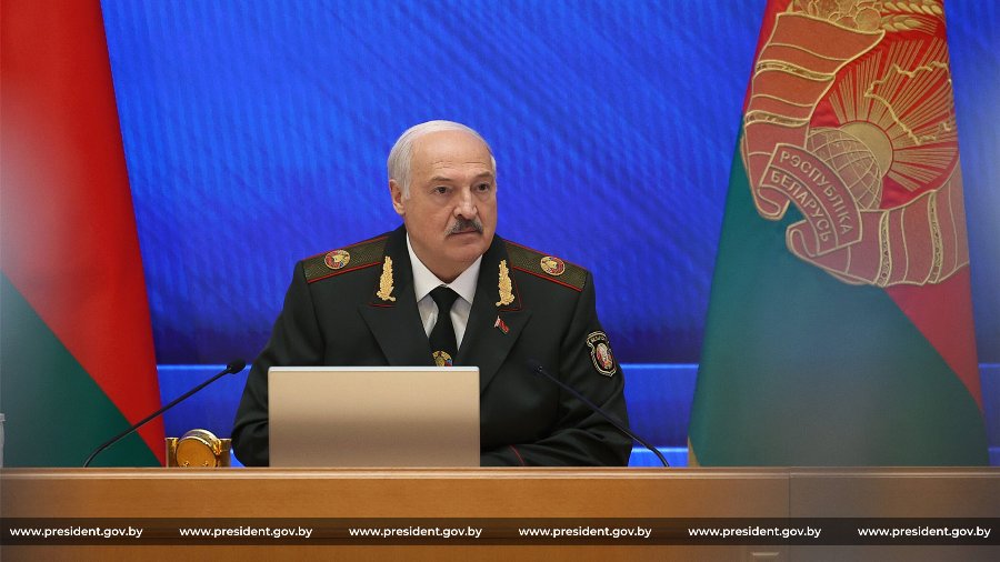 Lukashenko: Belarus does not want war, but is preparing for it