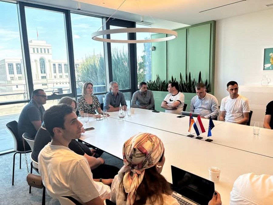 Trading Armenian roses via Royal Flora Holland